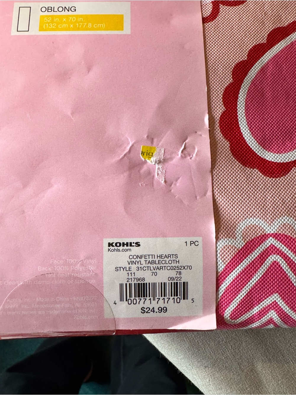 Celebrate Together Valentine Hearts Vinyl Tablecloth 52x70 Oblong Pink Red NWT - Picture 5 of 5